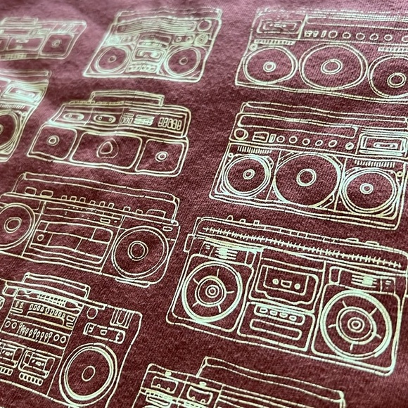 Gap Kids Organically Grown Cotton Brown with Green Boom Box XS Tee Shirt Used - Picture 2 of 5